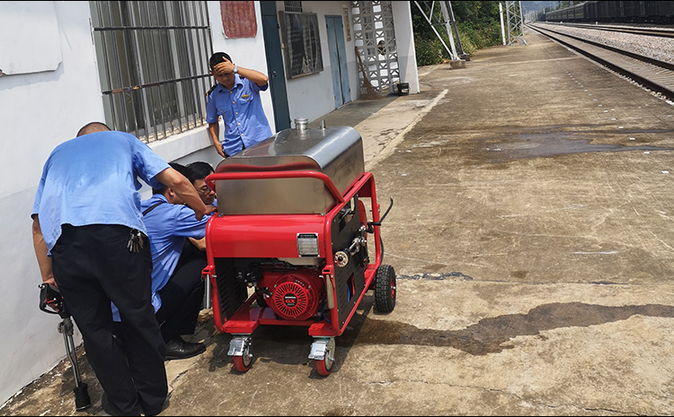 火車(chē)站細(xì)水霧.jpg 火車(chē)站細(xì)水霧.jpg